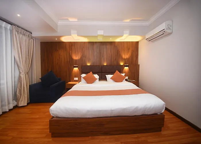 14 Luxe By Mums מלון 3*